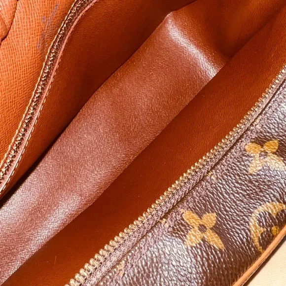 Authentic Louis Vuitton Monogram Bolougne 30 - Picture 7 of 16